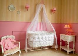 berço : quarto de bebê